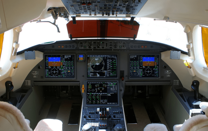 falcon 7x cockpit